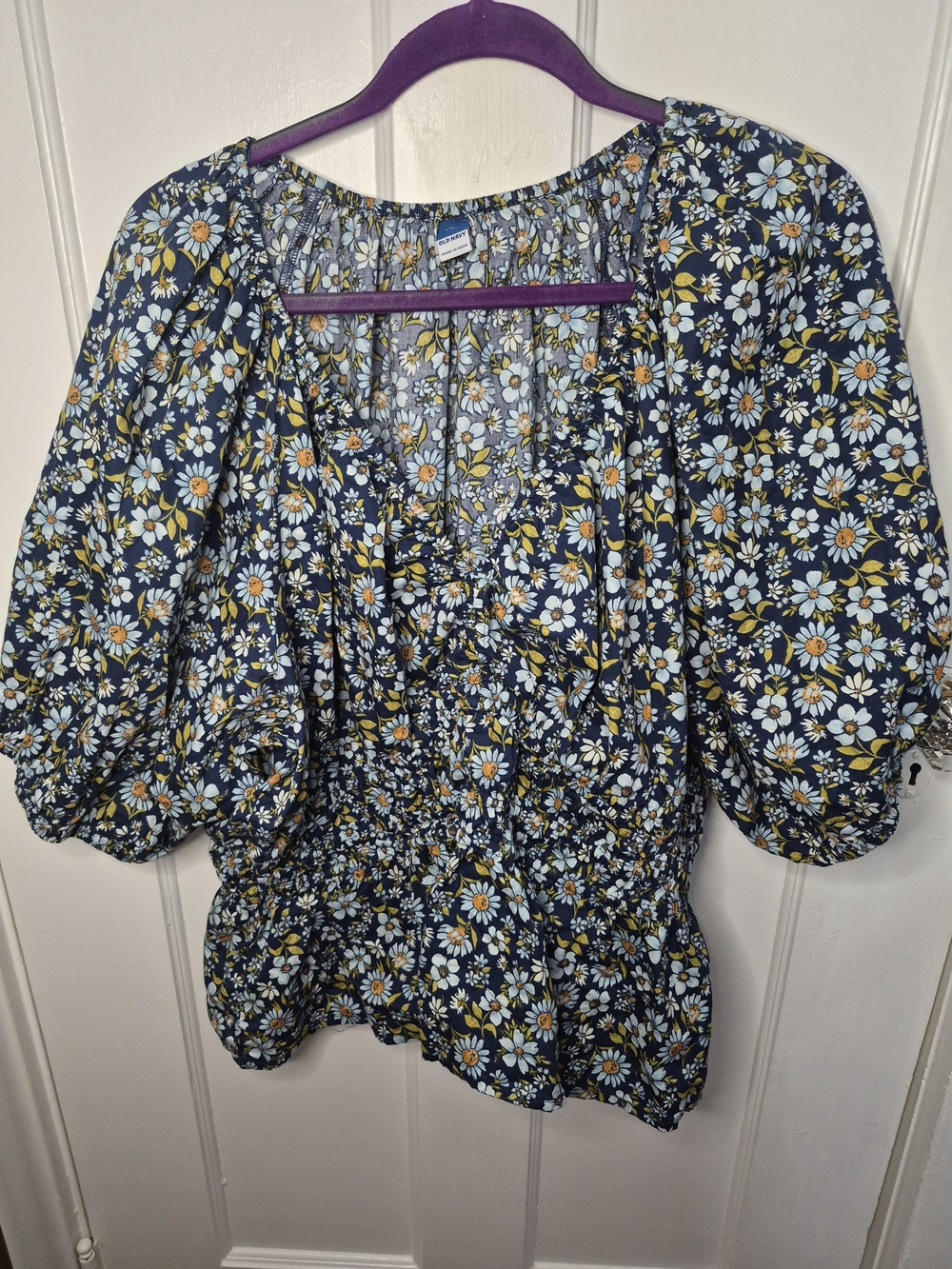 Old Navy Navy Floral Puff-Sleeve Blouse with Yellow & White Daisies